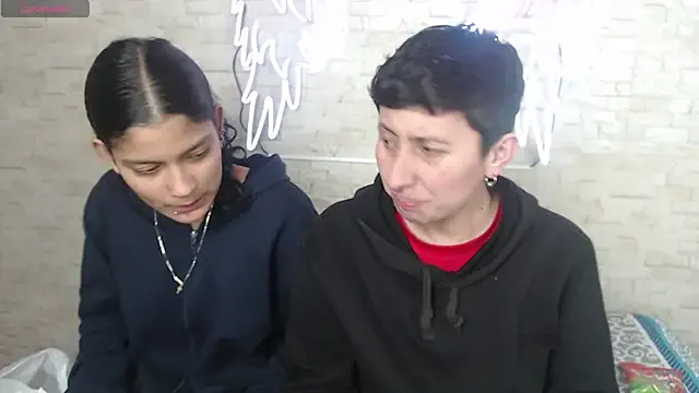 Girls: try live performances with matured performers, from dancing to quirks, in a variety of beautiful sex cams.