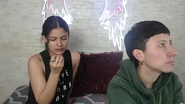 Gaby_and_Mei from StripChat is Freechat