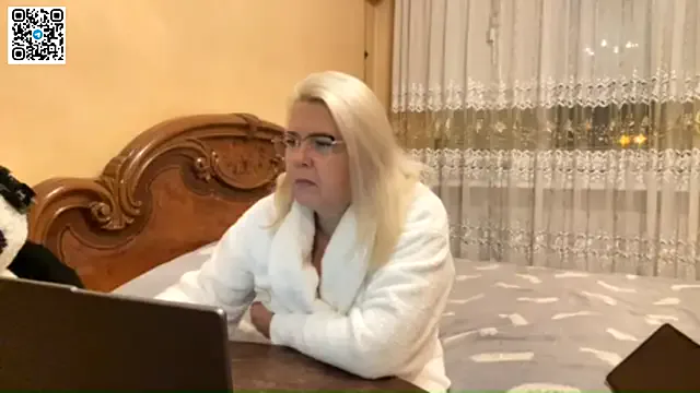 Galatea_2025 from StripChat is Freechat