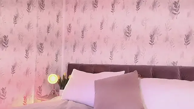 Giaa_Ross from StripChat