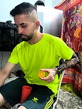 giannis090 from StripChat is Freechat