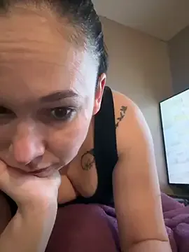 Girlysensuelle from StripChat is Freechat