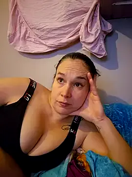 Girlysensuelle from StripChat is Freechat