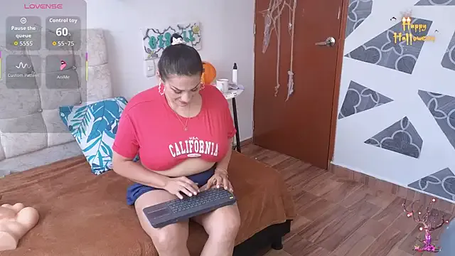 Girls: try live performances with matured performers, from dancing to quirks, in a variety of beautiful sex cams.