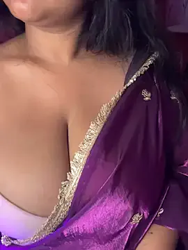 GLaM_GoDdEsS_143 from StripChat is Freechat