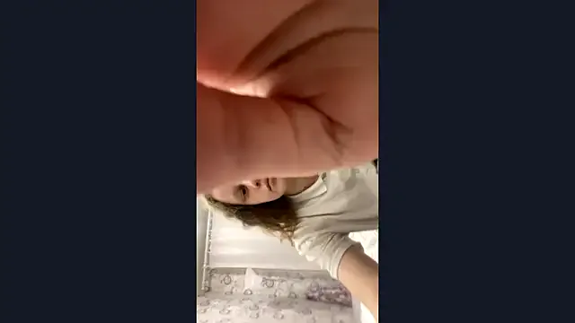 GlyndaCaver from StripChat is Freechat