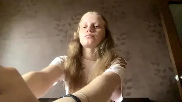 GlyndaCaver from StripChat is Freechat