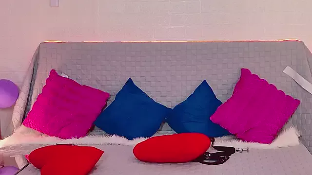 Girls: try live performances with matured performers, from dancing to quirks, in a variety of beautiful sex cams.