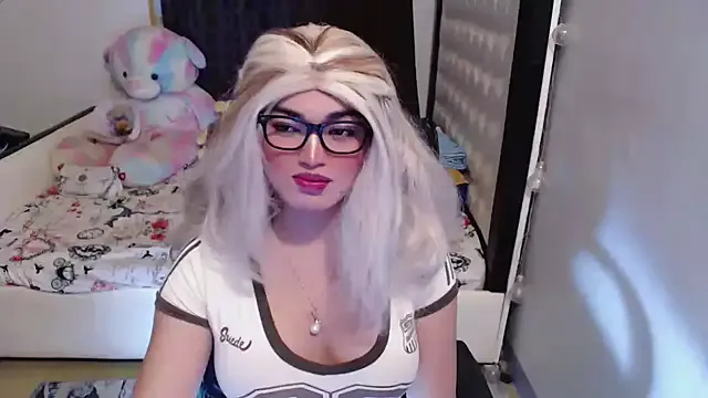 Goddess_Sarah from StripChat