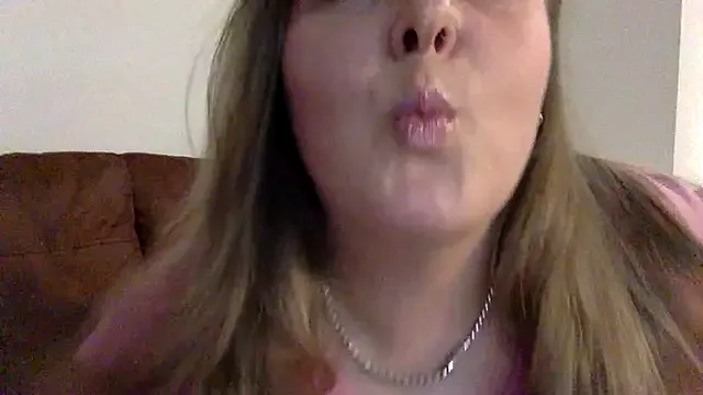 GoddessBarbiee from StripChat is Freechat