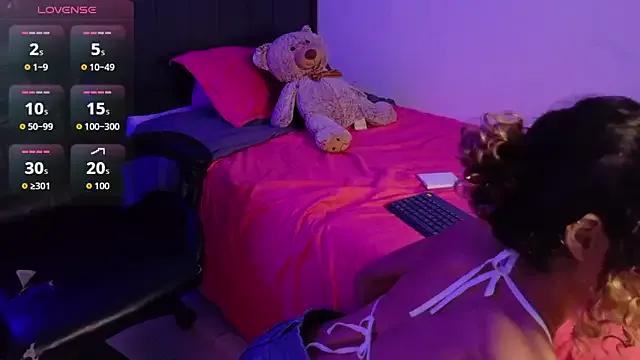 Girls: try live performances with matured performers, from dancing to quirks, in a variety of beautiful sex cams.