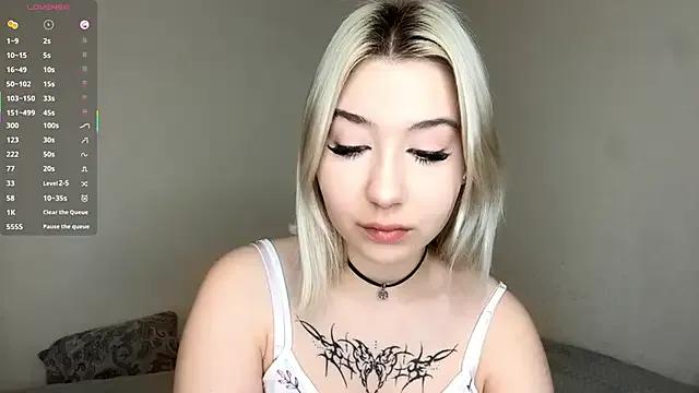 Golden_Vibe from StripChat is Freechat