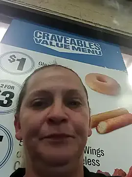 Goldenndoll from StripChat is Freechat