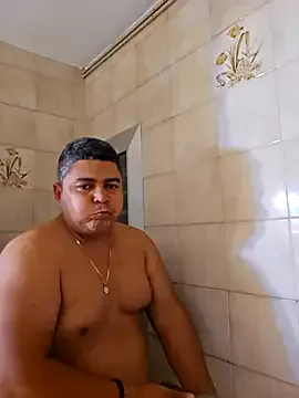 gordito_xx from StripChat is Freechat