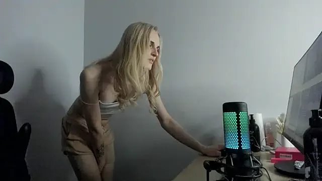 Girls: try live performances with matured performers, from dancing to quirks, in a variety of beautiful sex cams.