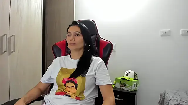 Girls: try live performances with matured performers, from dancing to quirks, in a variety of beautiful sex cams.