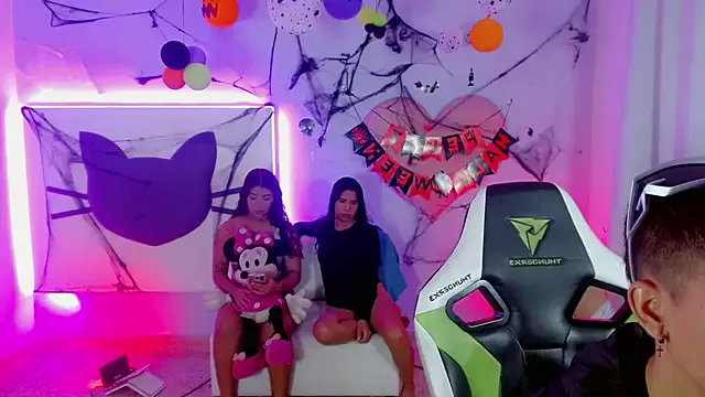 Girls: try live performances with matured performers, from dancing to quirks, in a variety of beautiful sex cams.