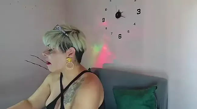 Girls: try live performances with matured performers, from dancing to quirks, in a variety of beautiful sex cams.