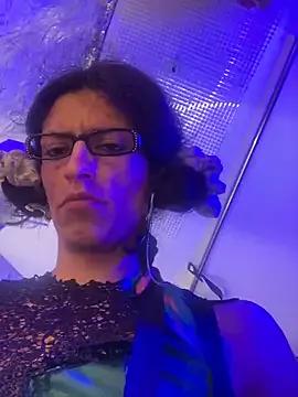 gurlnips from StripChat is Freechat