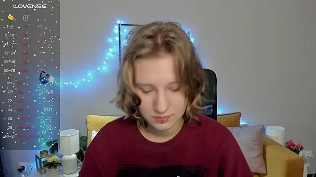 Hailey_Foxy from StripChat