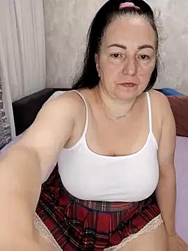 HairyVicky from StripChat is Freechat