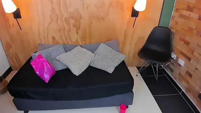 halleylorens from StripChat is Freechat