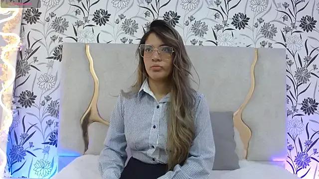 Hanaa_tay from StripChat is Freechat