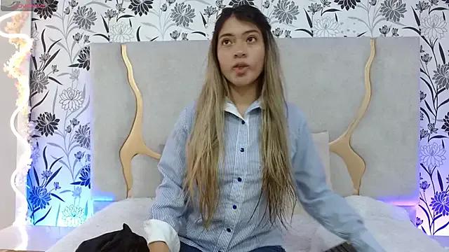 Hanaa_tay from StripChat is Freechat