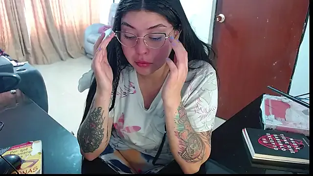 Hanna-11 from StripChat