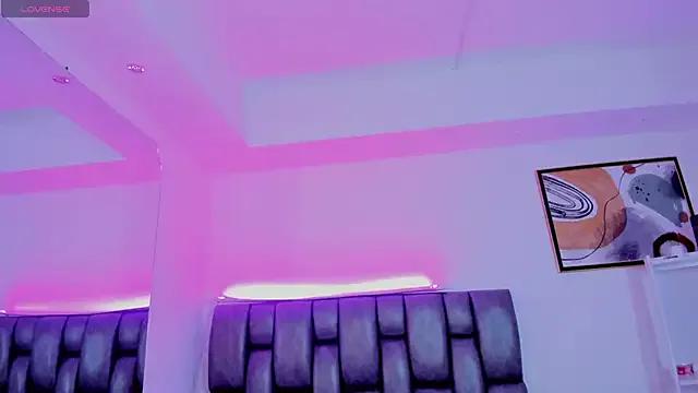 Hannaa_Evanss from StripChat is Freechat