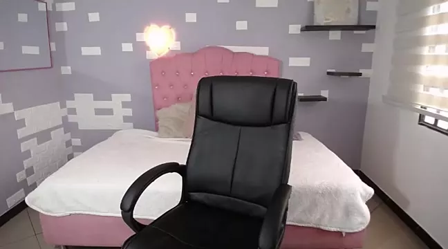 Girls: try live performances with matured performers, from dancing to quirks, in a variety of beautiful sex cams.