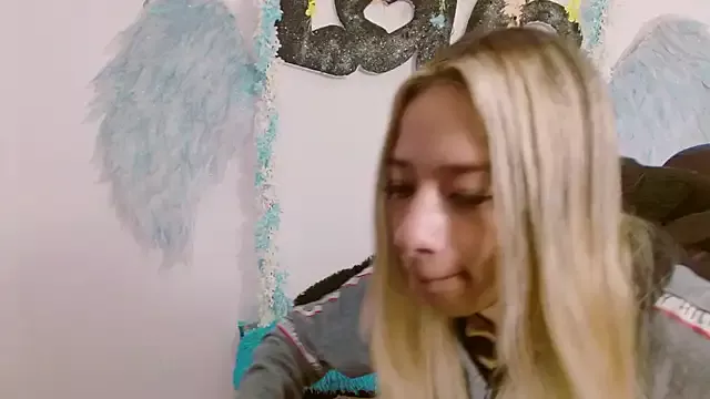 Hannah_026 from StripChat