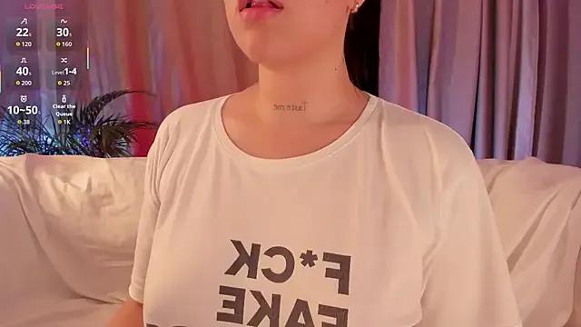 Hannah_Jonhson from StripChat is Freechat