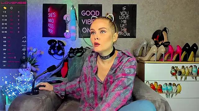 HannaKorsak from StripChat is Freechat