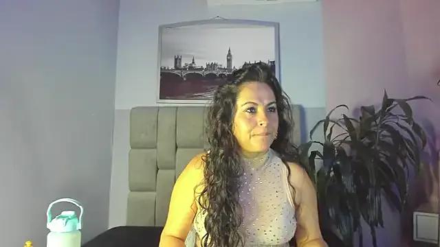 Hanny_milf from StripChat