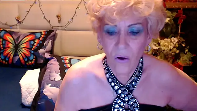 HappyWomanOn from StripChat is Freechat