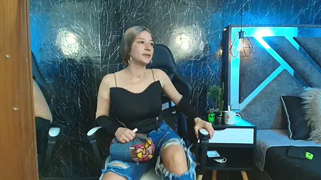 HeatherHazel from StripChat is Freechat