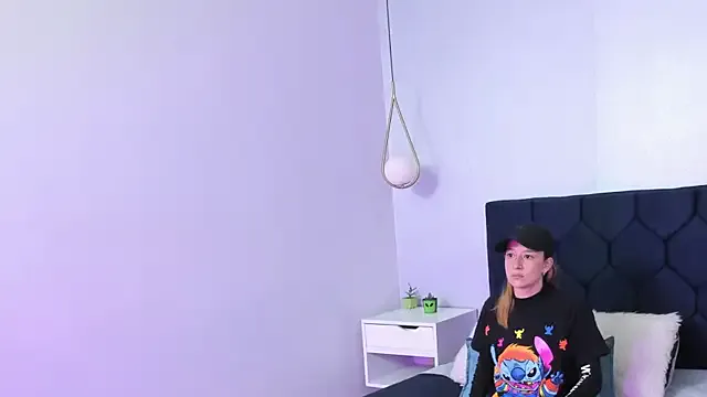 HeatherHazel from StripChat is Freechat