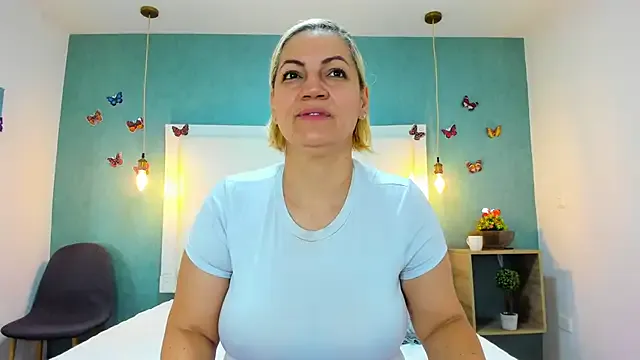 Heidy_milf from StripChat