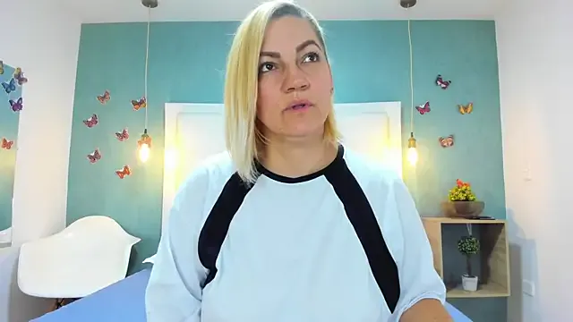 Heidy_milf from StripChat