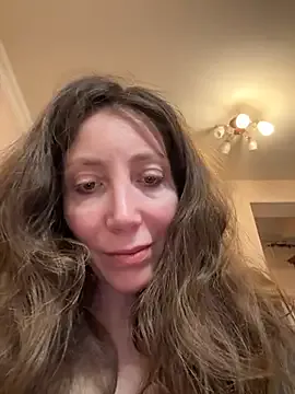 HellaryTourent from StripChat is Freechat