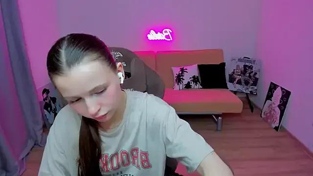 HelloRoxy from StripChat is Freechat