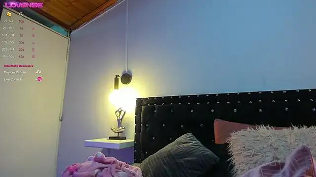 hey_noraly from StripChat is Freechat