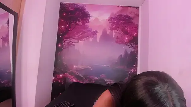 Hillarytonsonx from StripChat is Freechat