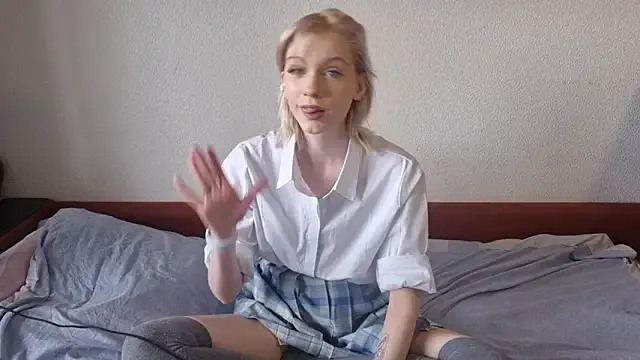  HirokoMassengills chat room