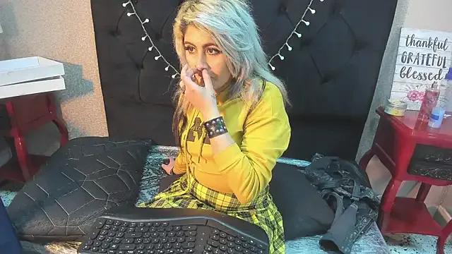 HollyWould__ from StripChat is Freechat
