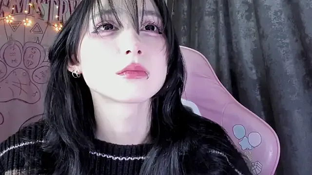 Holy420lolii from StripChat is Freechat