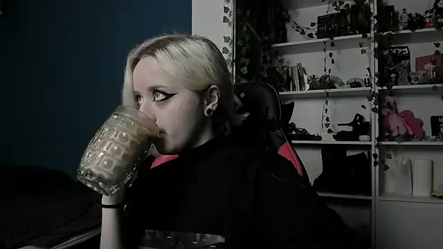 Holy_Mistress_S from StripChat is Freechat