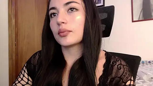 Honey_Aynur20 from StripChat is Freechat