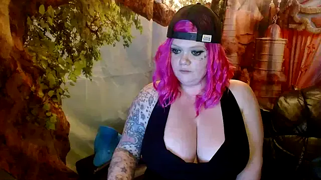 HoneyChambers from StripChat is Freechat